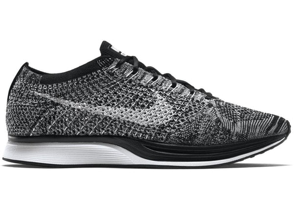 Nike Flyknit Racer Oreo – LUHO
